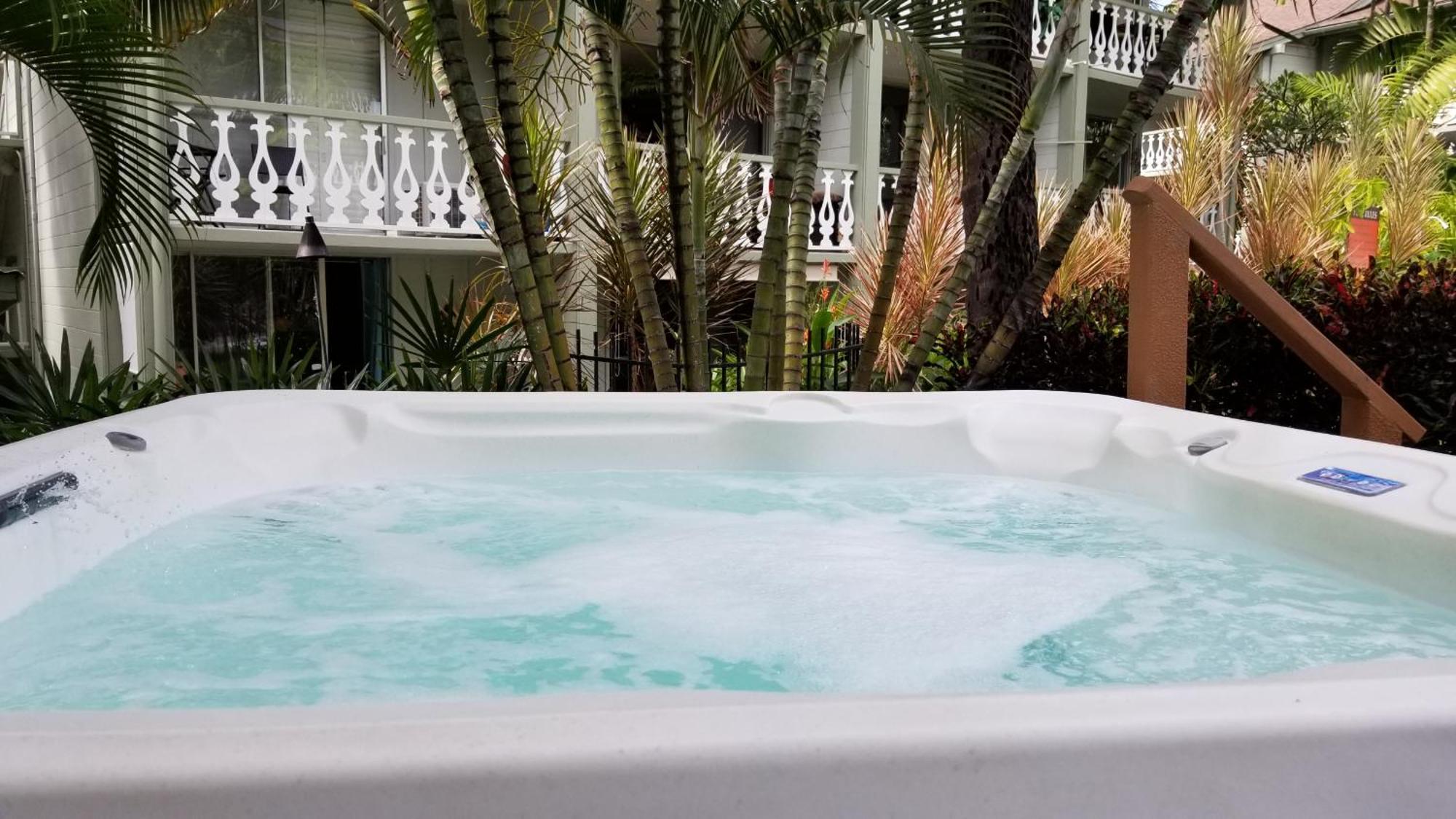Downtown Hawaiian Paradise Condo With Hot Tub, Pool & Beach - Kona Islander Inn Kailua-Kona Zewnętrze zdjęcie