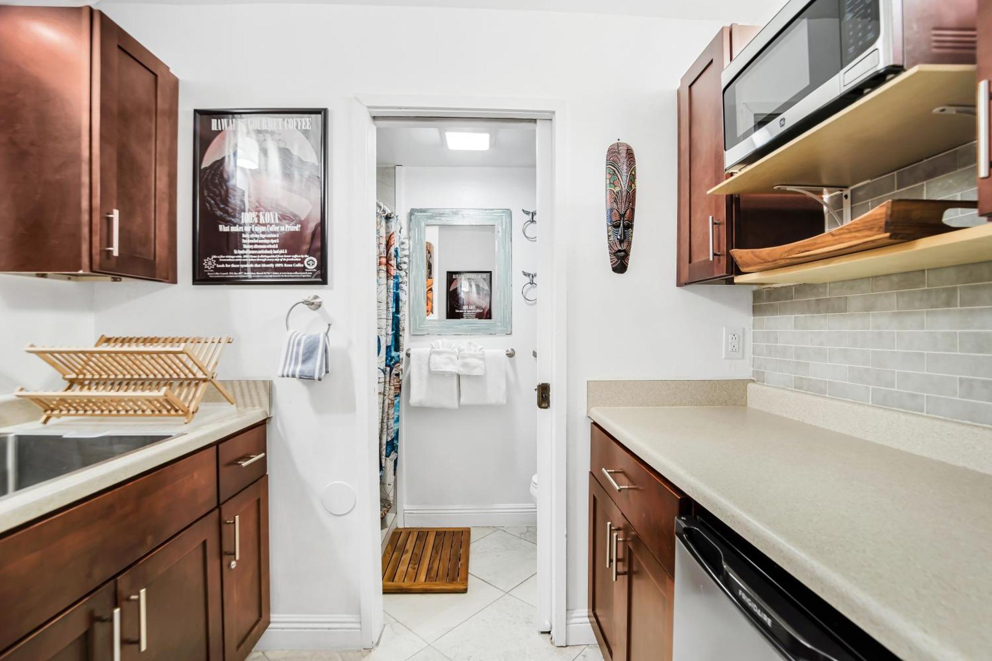 Downtown Hawaiian Paradise Condo With Hot Tub, Pool & Beach - Kona Islander Inn Kailua-Kona Zewnętrze zdjęcie