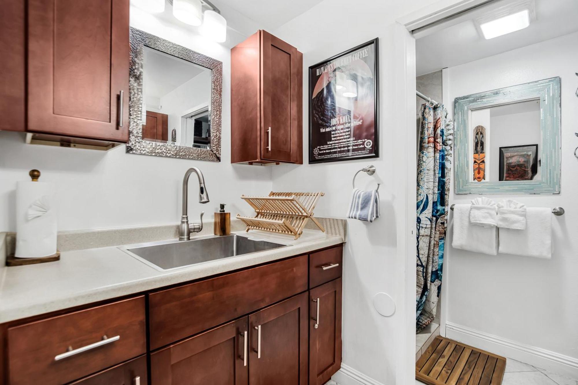 Downtown Hawaiian Paradise Condo With Hot Tub, Pool & Beach - Kona Islander Inn Kailua-Kona Zewnętrze zdjęcie